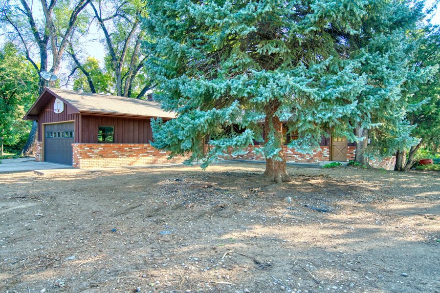 Front exterior of the one-owner home at 5511 Pioneer Road, Boulder, Colorado