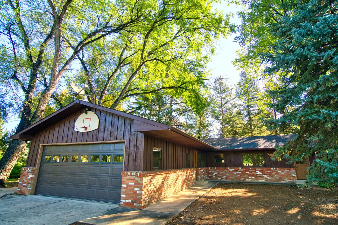 Front exterior of the one-owner home at 5511 Pioneer Road, Boulder, Colorado